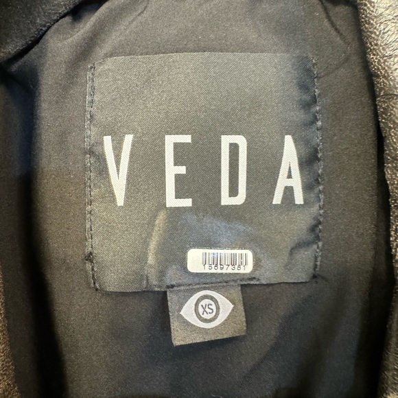 VEDA Classic Leather Moto Jacket in Size XS - Picture 9 of 13
